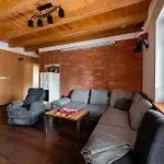 Kanus Villa *
