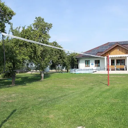 Kanus Villa *